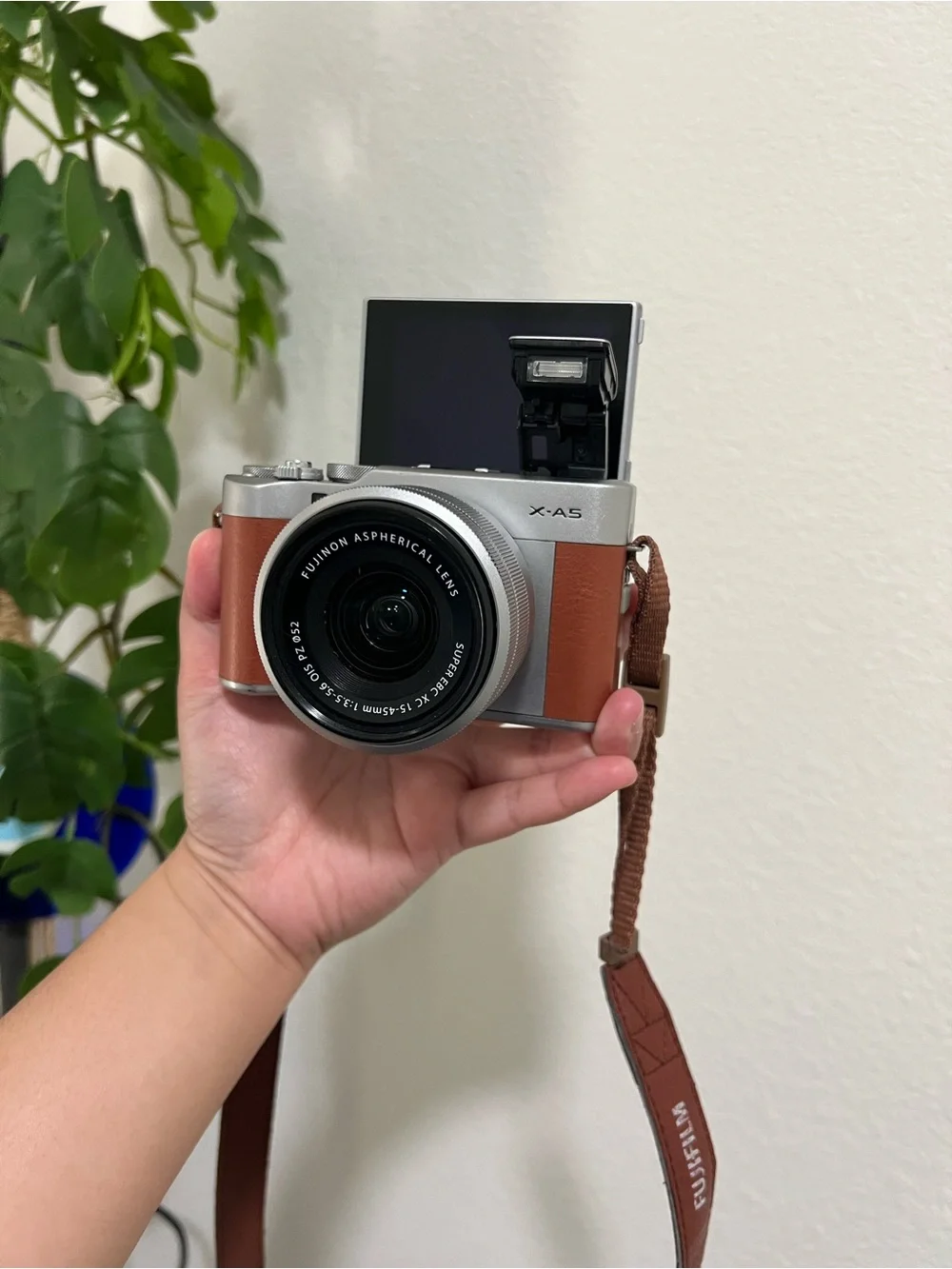 FUJIFILM X-A5 Mirrorless Digital Camera w/XC15-45mmF3.5-5.6 OIS PZ Lens - Brown